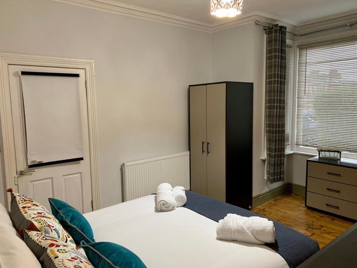 Stamer House By Yourstays, Stylish Quirky House, With 4 Double Bedrooms, Book Now! Stoke-on-Trent Exterior photo